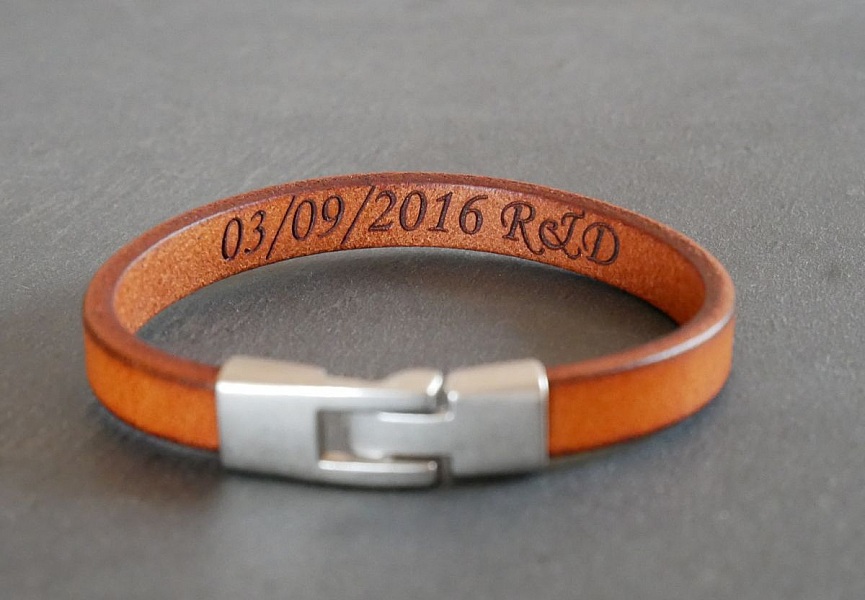Bracelet cuir Camel Homme grav&eacute; cadeau personnalis&eacute;