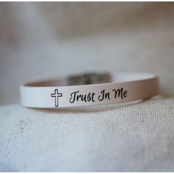 Lederarmband f&uuml;r Kommunion oder Taufe mit Namen personalisiert 