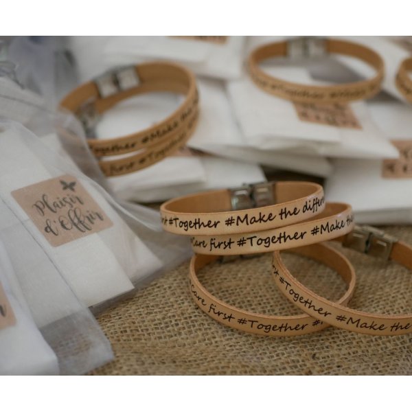 Individuelles Lederarmband f&uuml;r Frauen zum Gravieren und nach Ma&szlig;