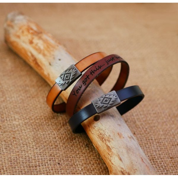 Lederarmband mit ethnischem Magnetverschluss zum Selbstgestalten