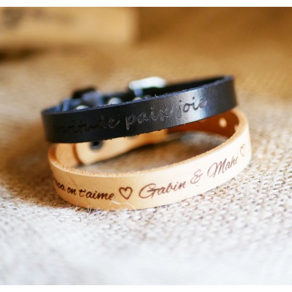 Gravierte Lederarmband mit silberner Schnalle zu personalisieren durch Gravur