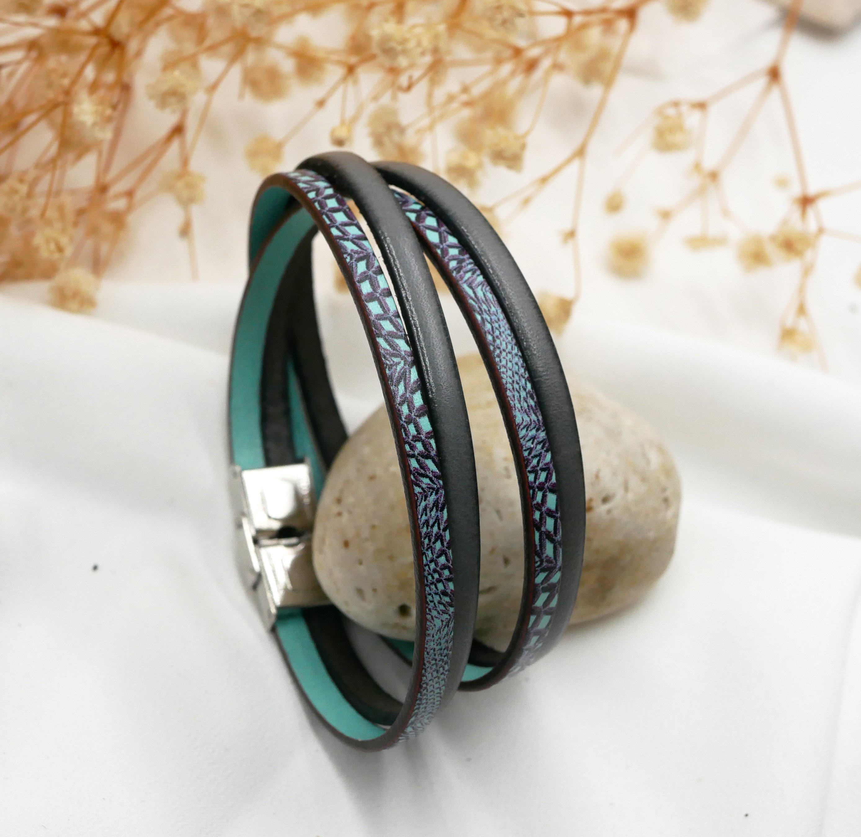 Lederarmband mit Schlangenprint blau Double-Turn zu personalisieren