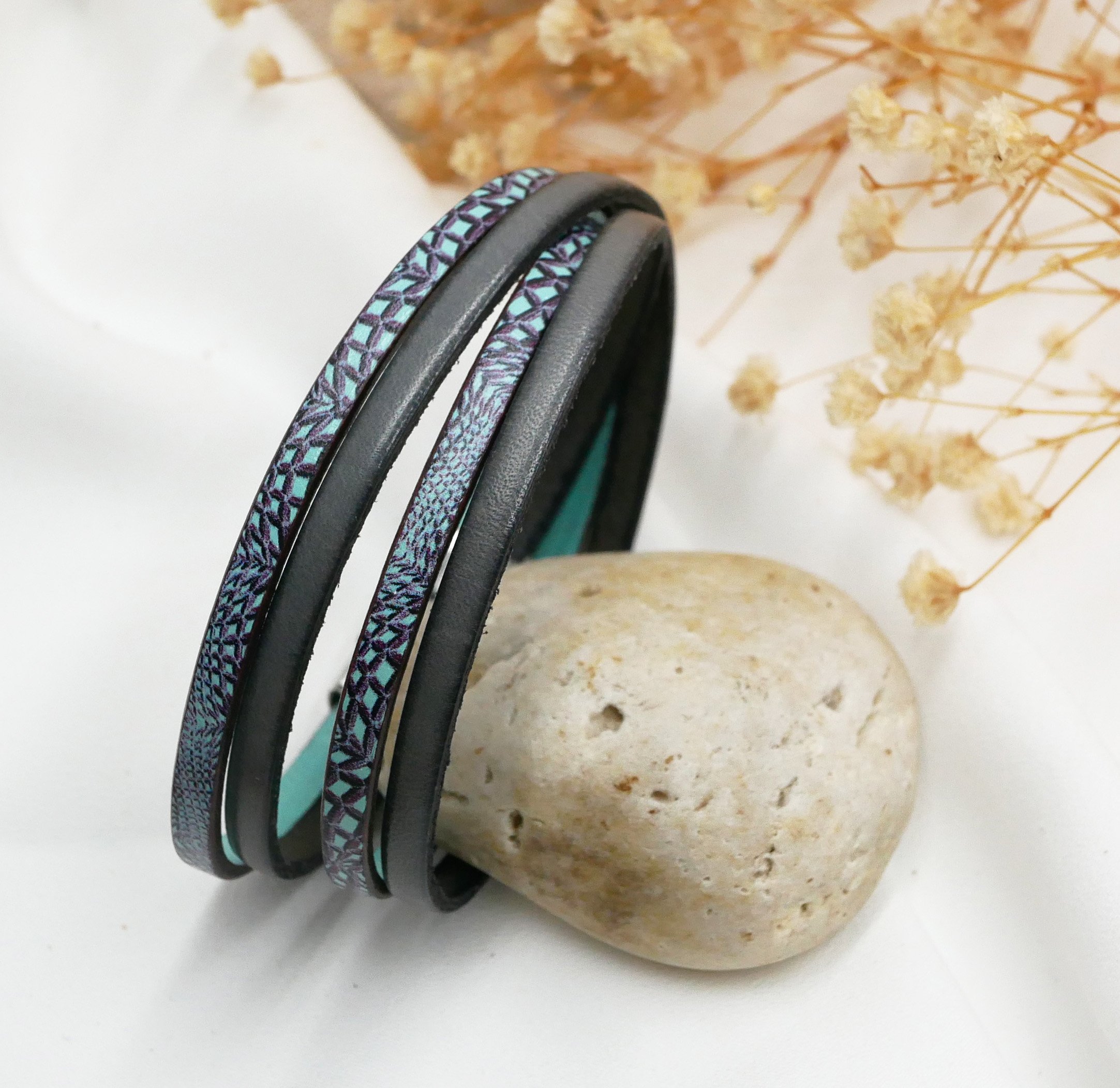 Lederarmband mit Schlangenprint blau Double-Turn zu personalisieren