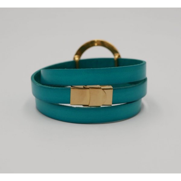 Breites Lederarmband mit goldenem Ring, anpassbar an 3 Handgelenksumf&auml;nge