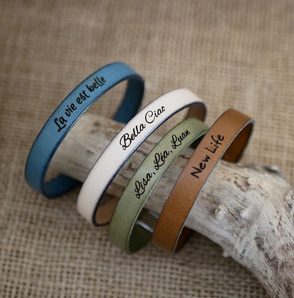 Armband aus Mischleder mit eingravierter T-Schlie&szlig;e Farbe nach Wahl