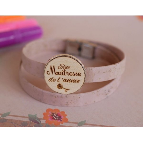 Doppelte Lederarmband mit eingraviertem Holz Cabochon zu personalisieren