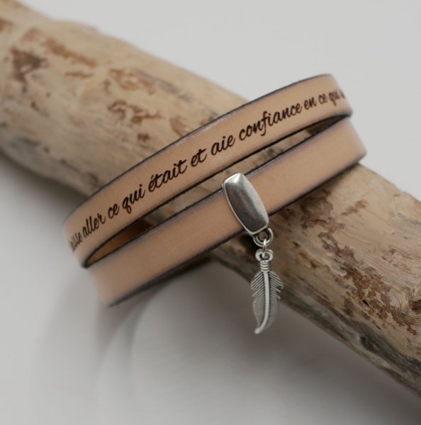 Doppeltes Lederarmband zum Selbstgestalten mit Gravur und Anh&auml;nger nach Wahl