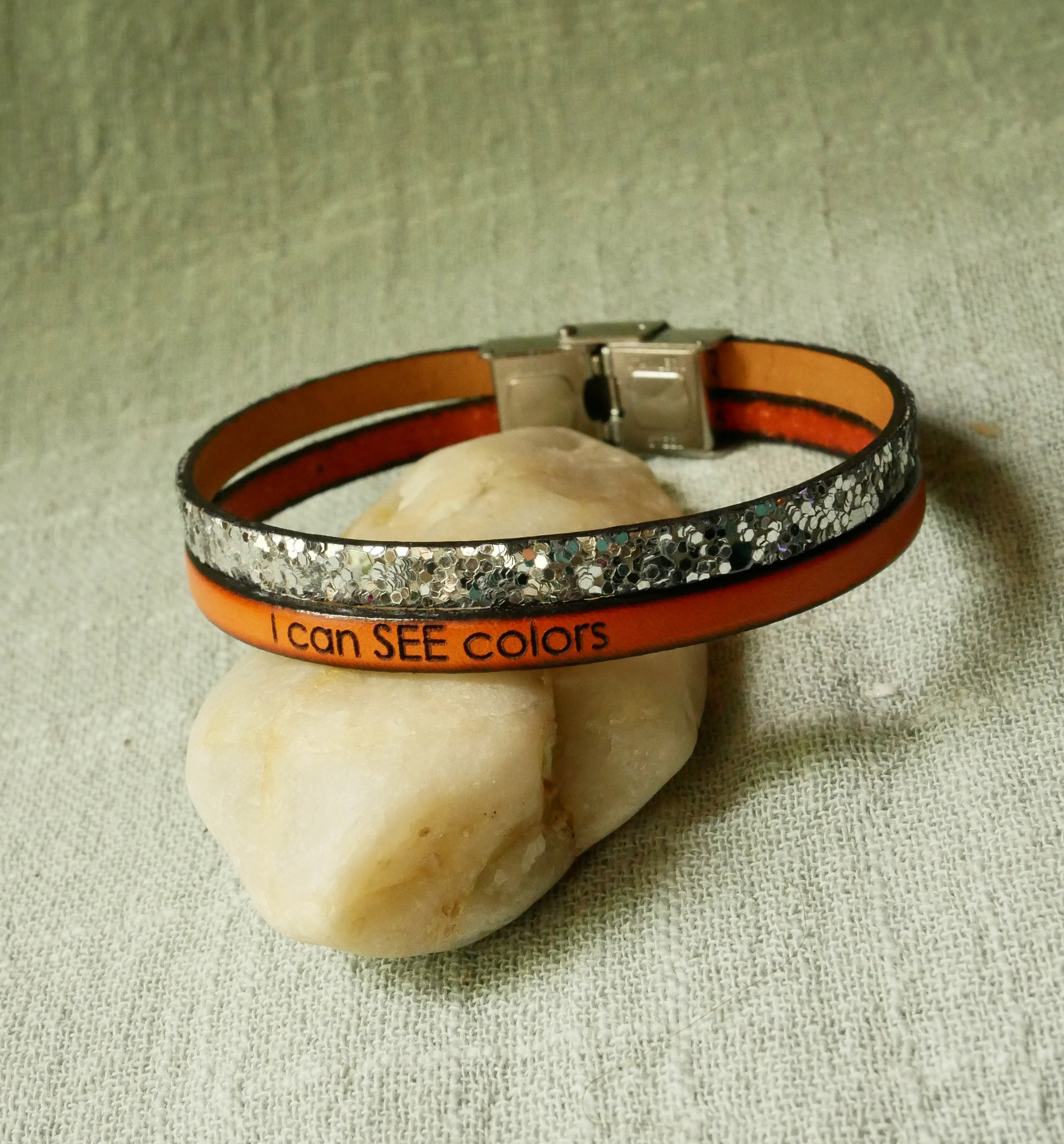 Duo-Armband aus silbernem Paillettenleder und Farbe nach Wahl