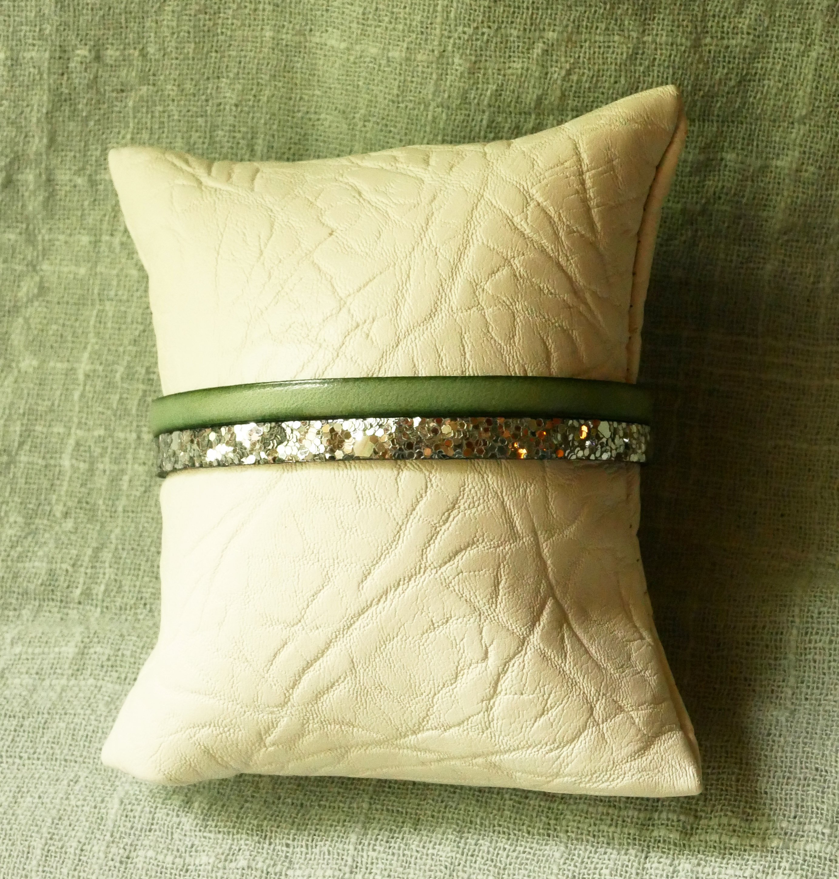 Duo-Armband aus silbernem Paillettenleder und Farbe nach Wahl