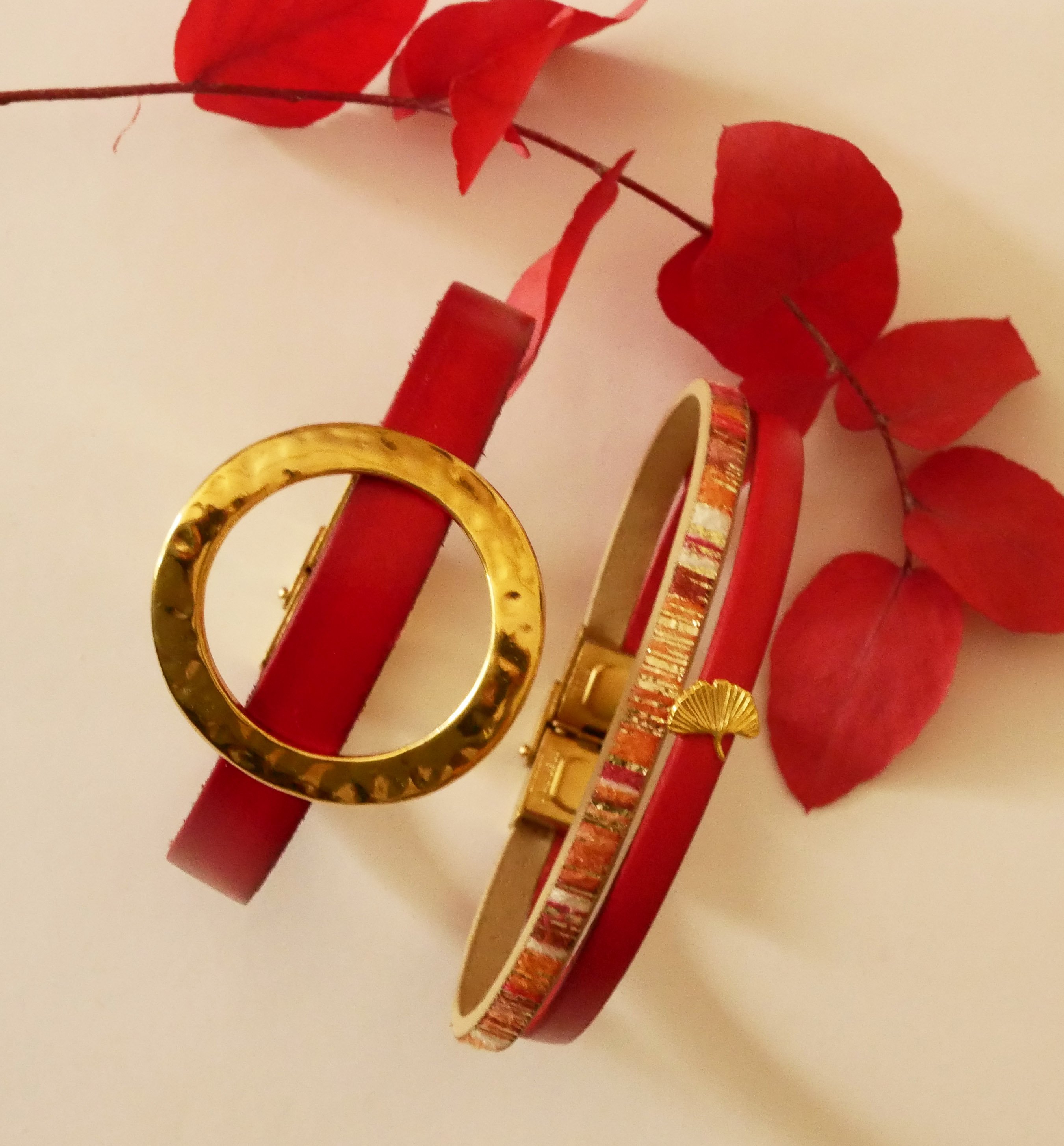 Duo-Lederarmband Rouget mit goldenen Pailletten und Gingko-Dekor  
