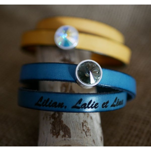 Damenarmband aus Leder mit doppelten Windungen zum Anpassen mit einem Swarovski-Kristall-Cabochon verziert 