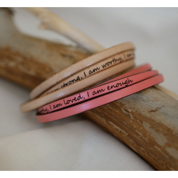 Damenarmband aus feinem Leder 3 Runden personalisiert