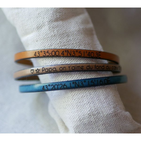 Damenarmband aus feinstem Leder zum Selbstgestalten durch Gravur mit silberner Kette