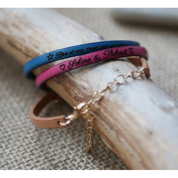 Damenarmband aus feinstem Leder zum Selbstgestalten durch Gravur mit goldener Kette