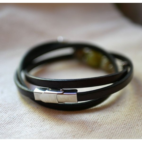 Damenarmband aus Leder und Perlen Olivine triple tours in Customize 