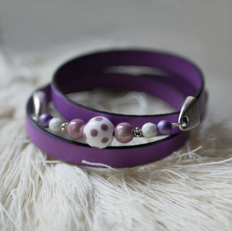 Damenarmband aus Leder und Perlen Mauve triple tours in Customize 