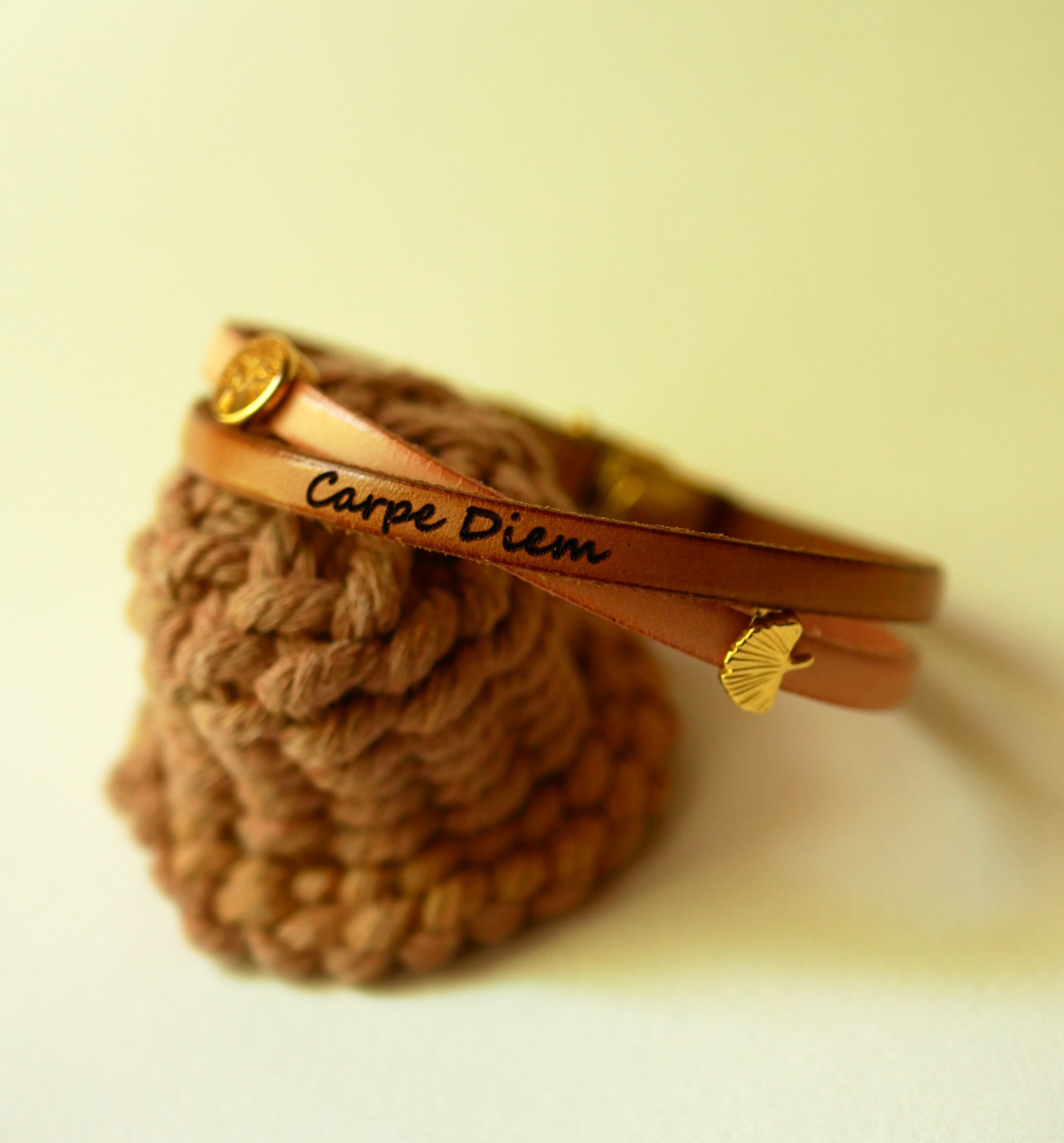 Goldenes Damenarmband Duo aus gekreuztem Leder Twist 