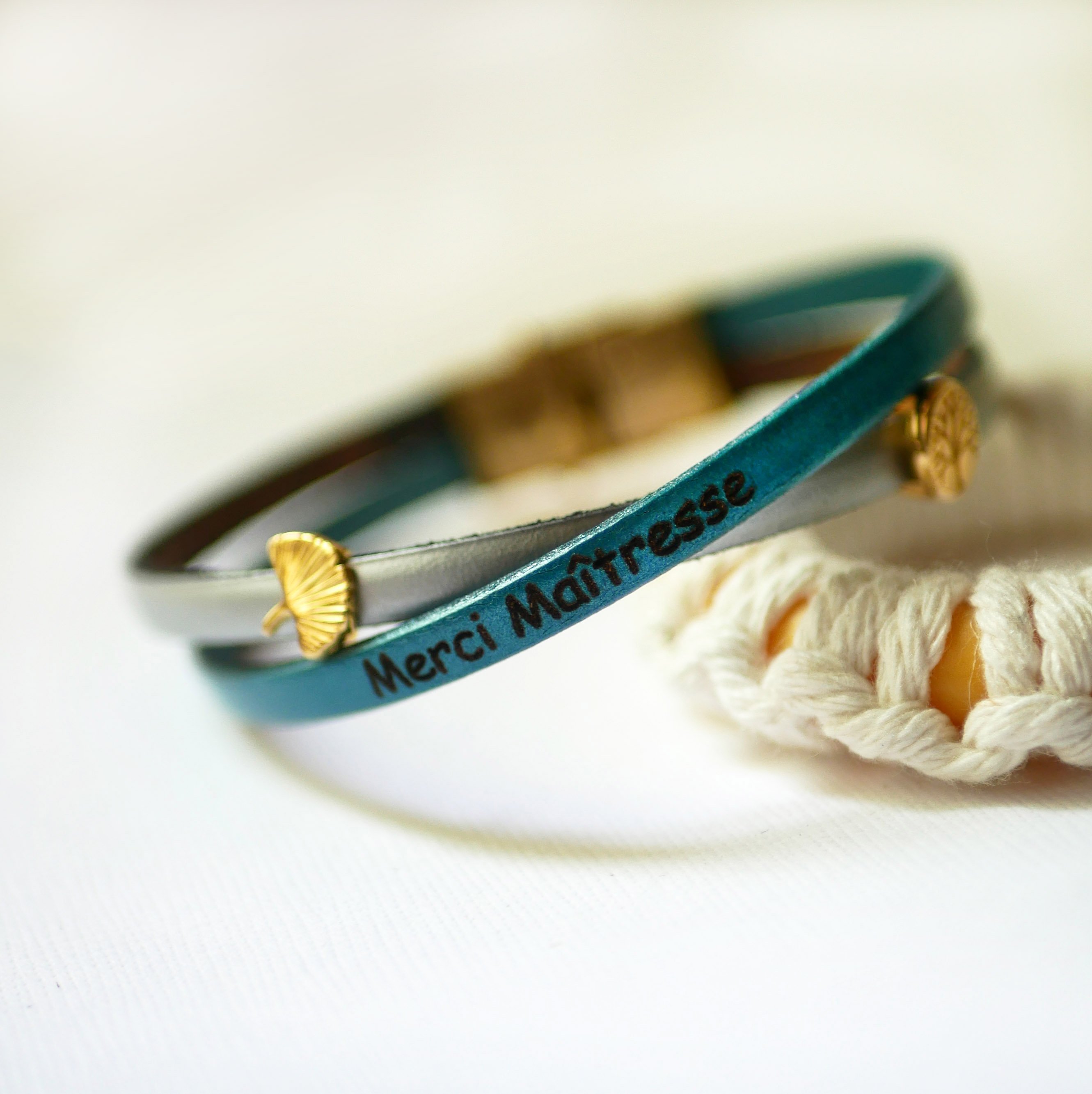 Goldenes Damenarmband Duo aus gekreuztem Leder Twist 