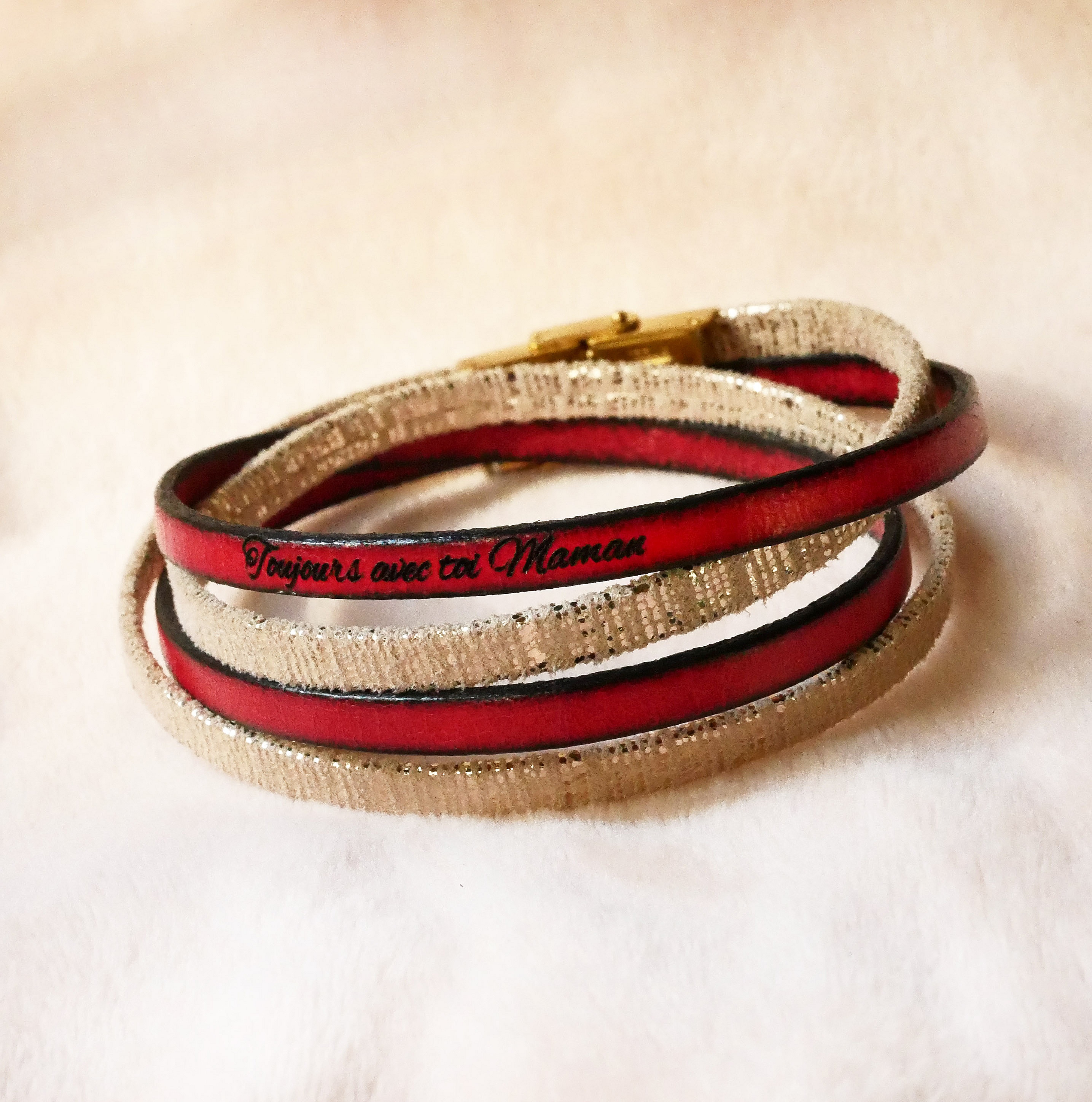 Doppeltes Damenarmband aus goldenem Leder zum Anpassen durch Gravur