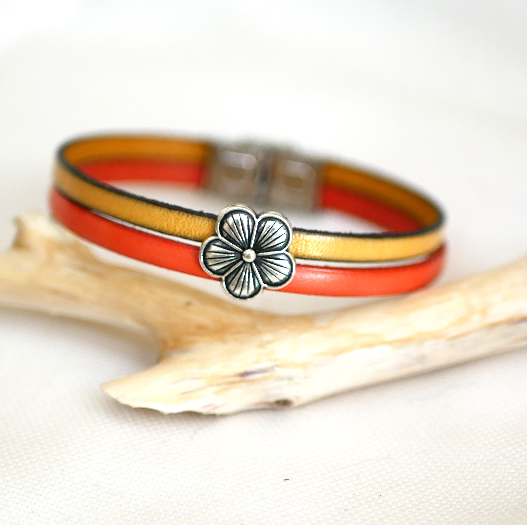 Damenarmband Duo Leder Blume Dekor zu personalisieren 