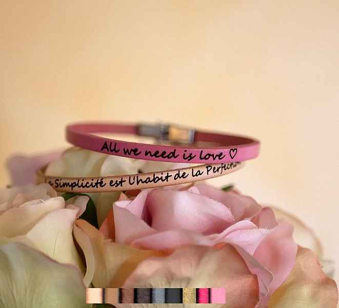 Bracelets femme personnalisables en cuir fin empilables avec gravure.