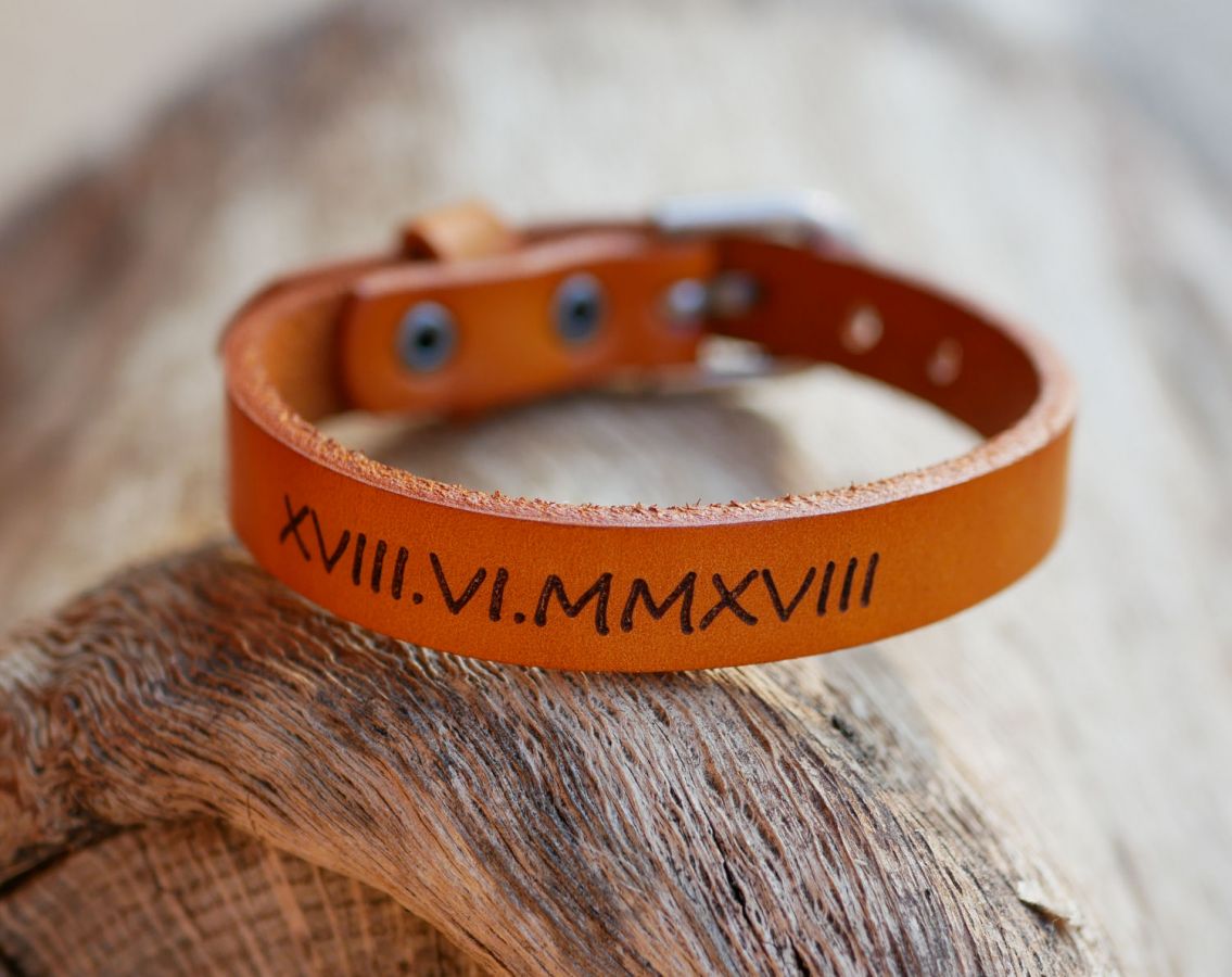 Herrenarmband aus Leder Camel graviert zu personalisieren 