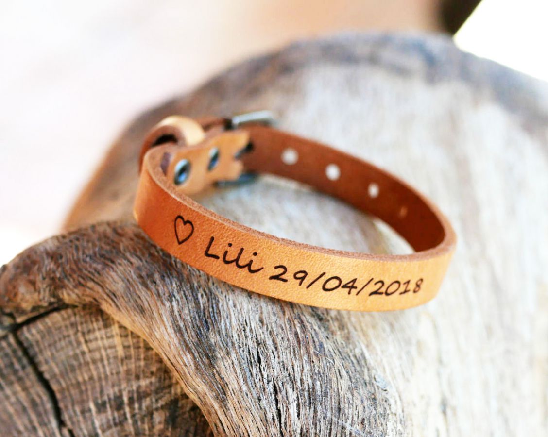 Herrenarmband aus Naturleder graviert zu personalisieren 