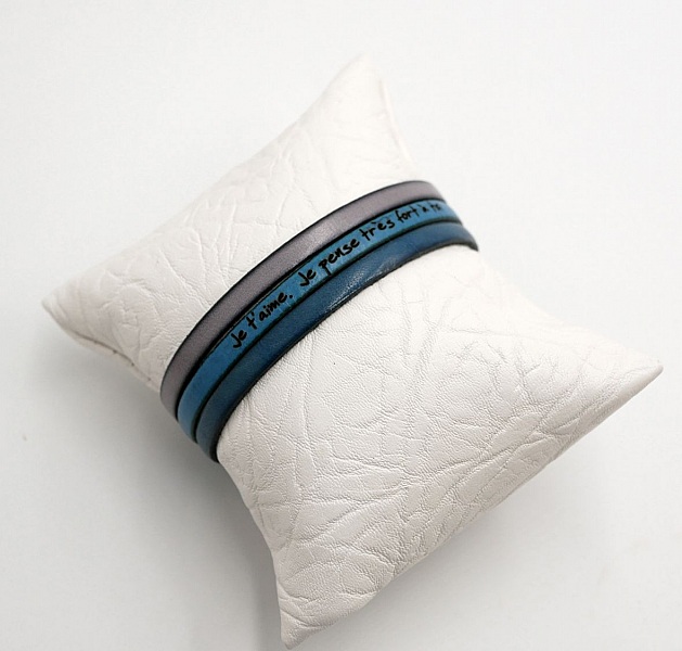 Bracelet manchette trio en cuir personnalisable avec gravure.