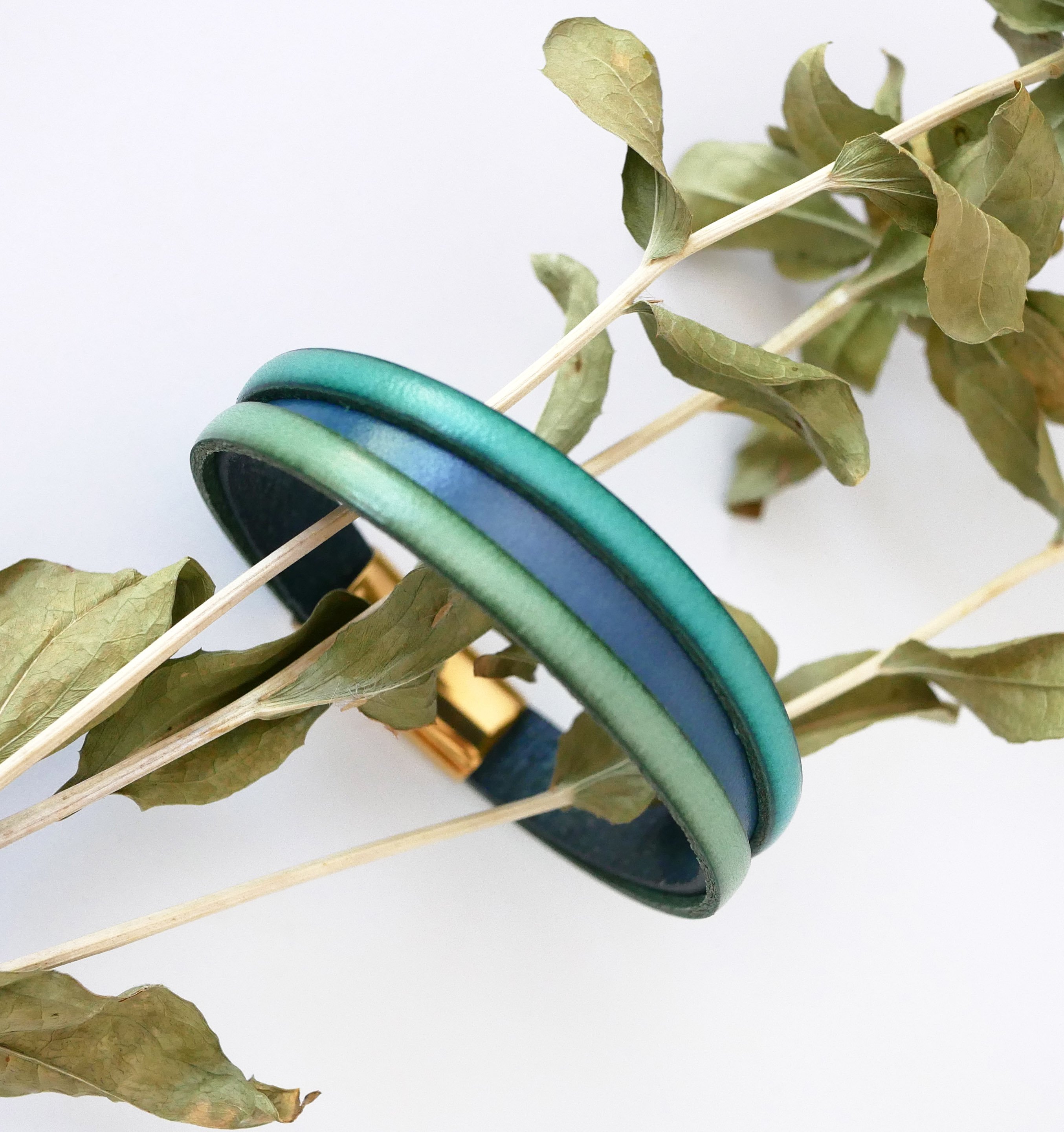 Manschettenarmband aus Leder f&uuml;r Frauen, zweifarbig, mit versteckter eingravierter Nachricht