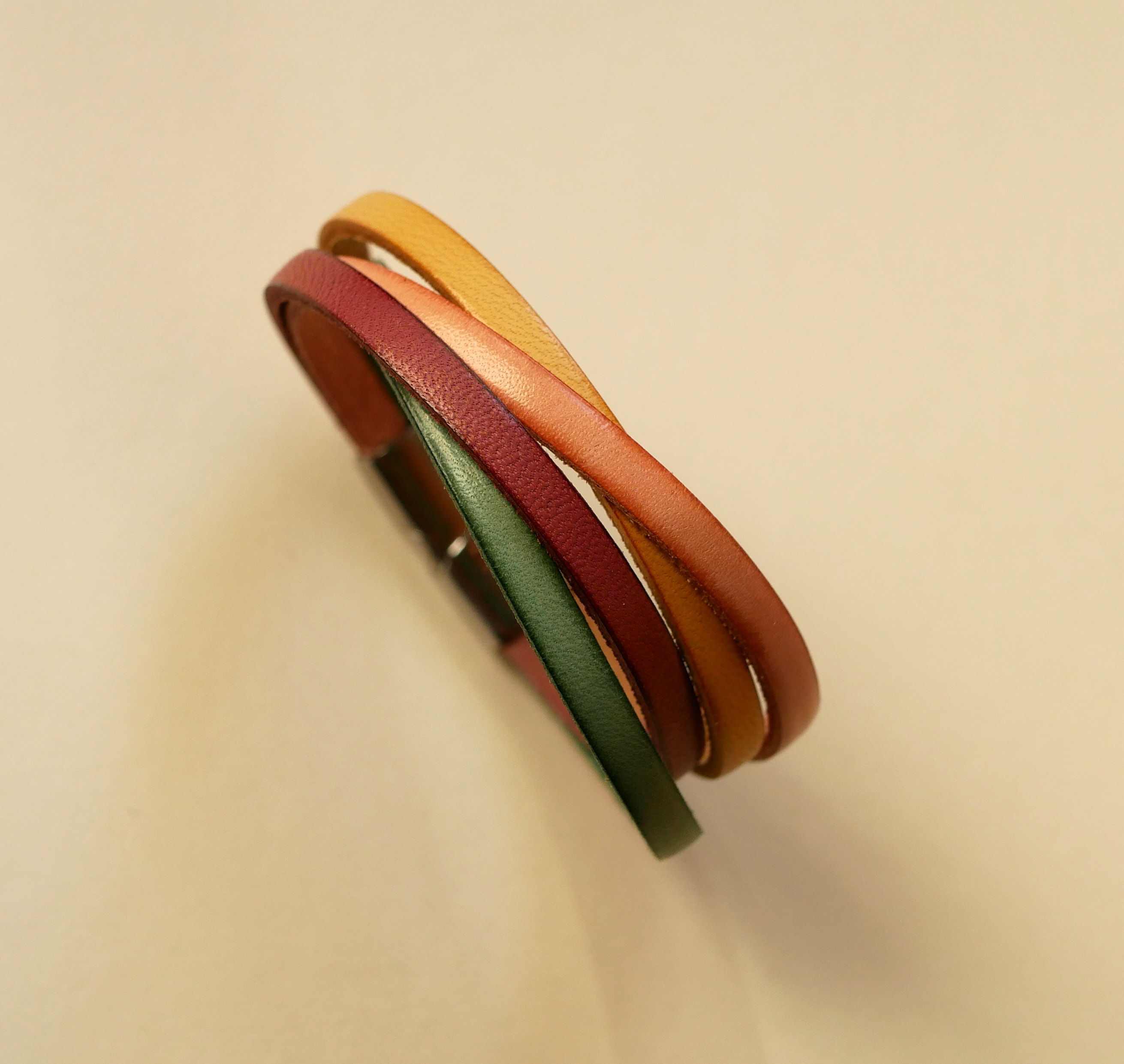 Manschettenarmband mit 4 Lederarten zur Auswahl