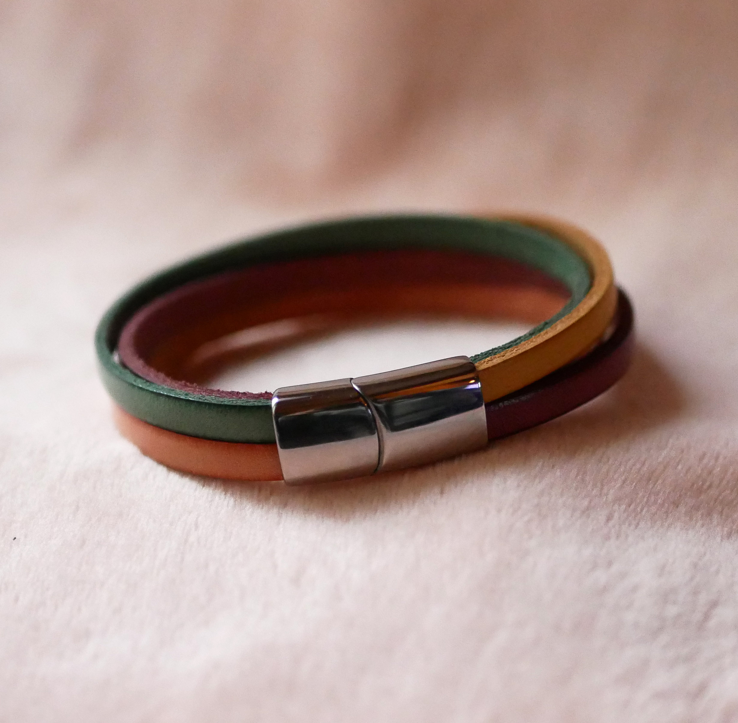 Manschettenarmband mit 4 Lederarten zur Auswahl