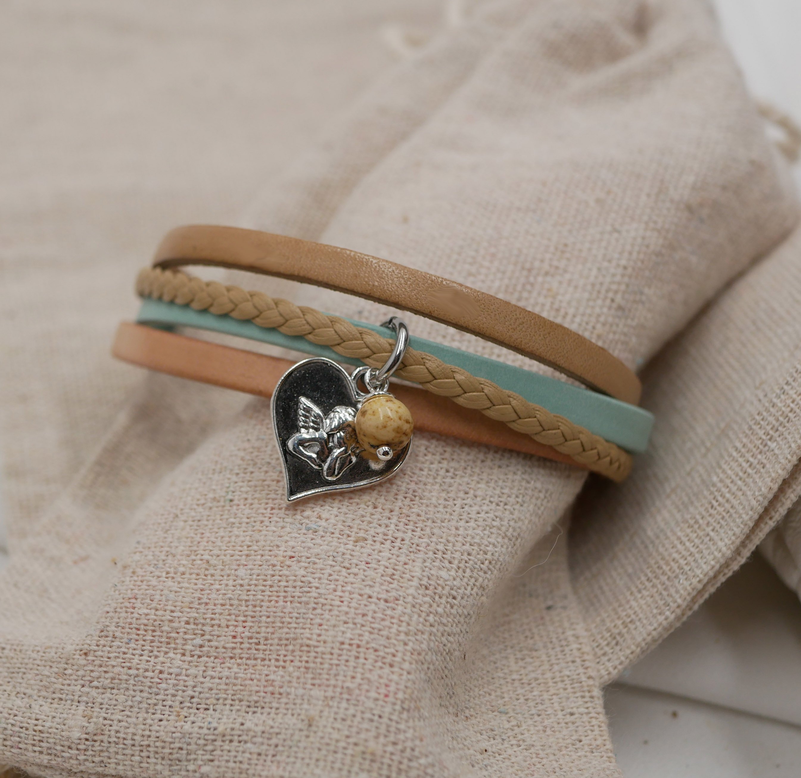 Armband Manschette Frau Multi Leder Beige Sand Anh&auml;nger nach Wahl