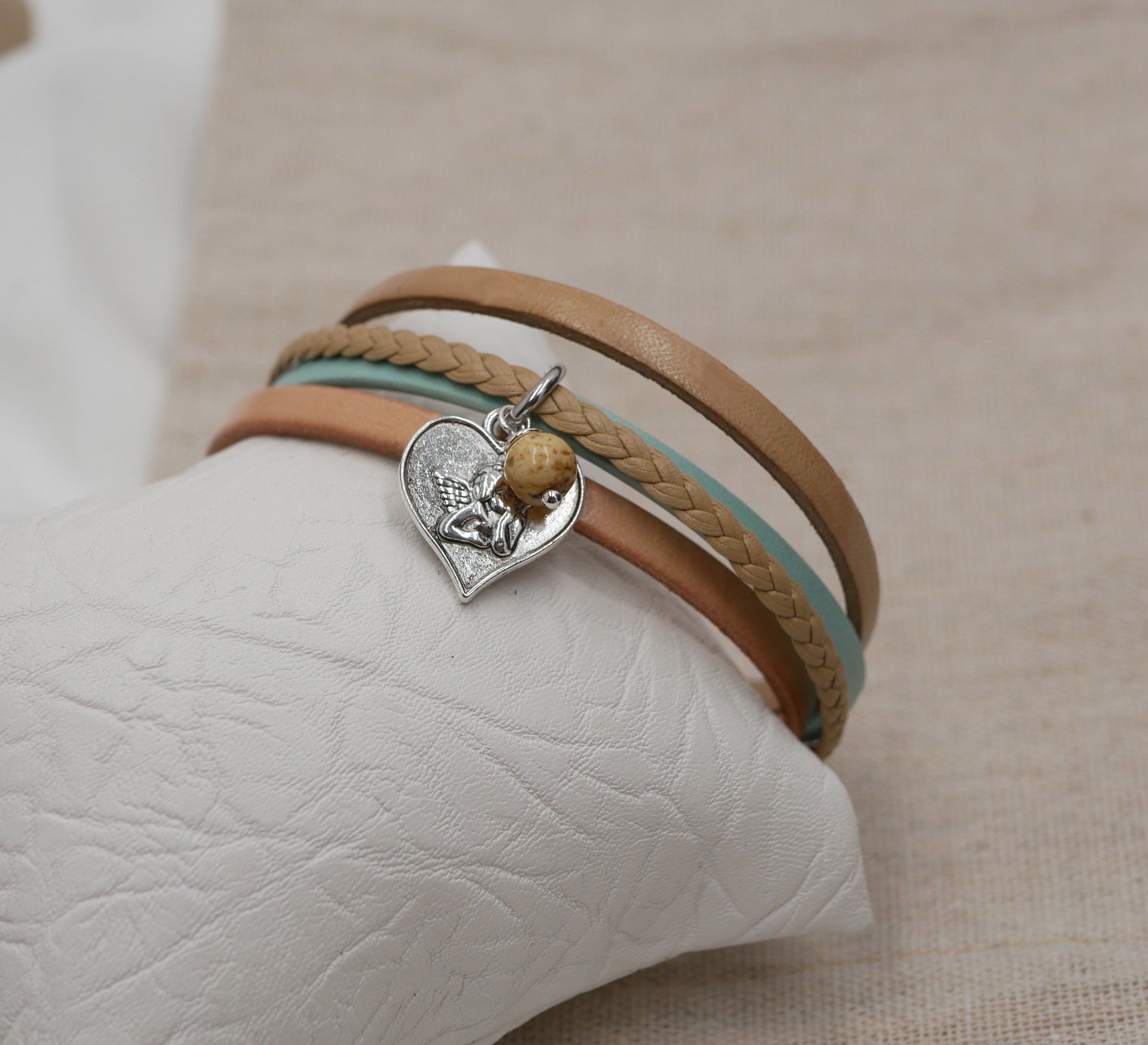 Armband Manschette Frau Multi Leder Beige Sand Anh&auml;nger nach Wahl