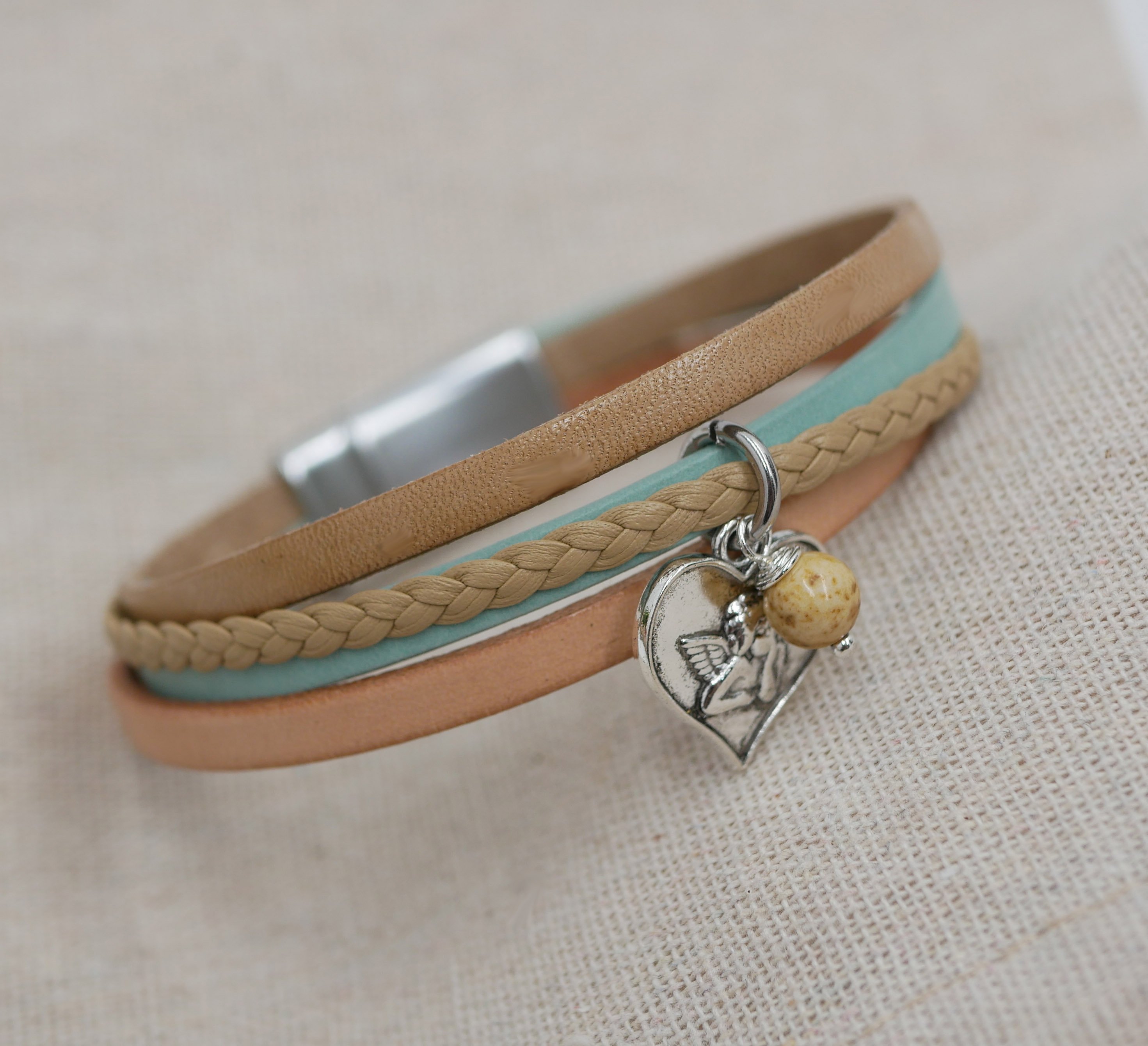 Armband Manschette Frau Multi Leder Beige Sand Anh&auml;nger nach Wahl