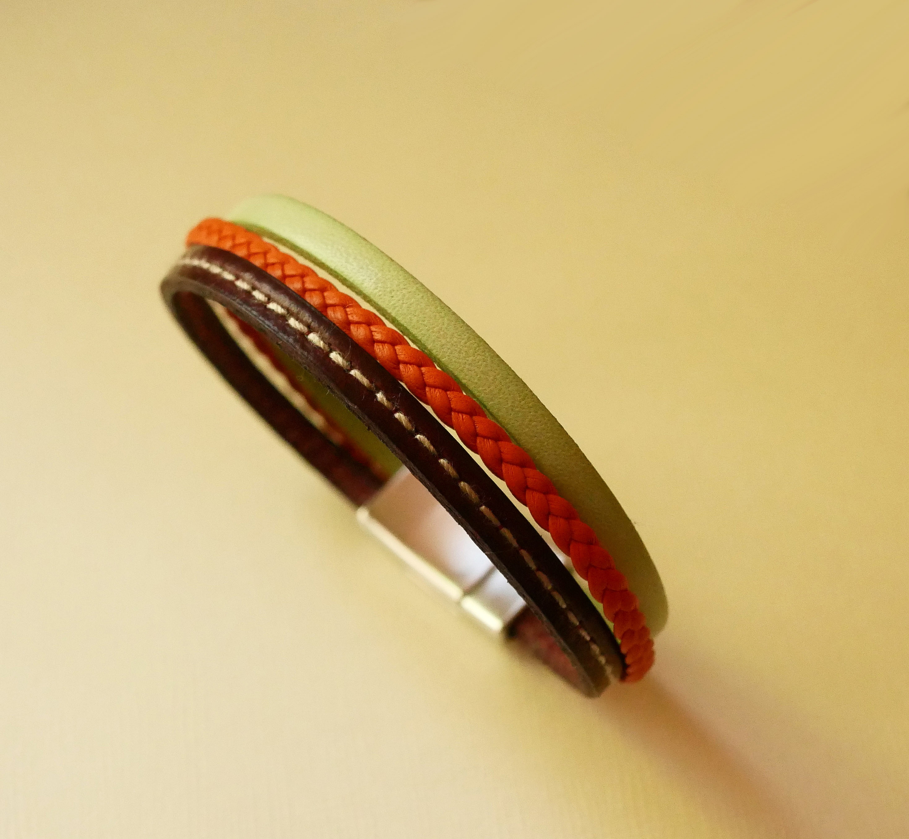 Multi-Leder-Manschettenarmband Mandel, geflochten Orange und abgesteppt Bordeaux