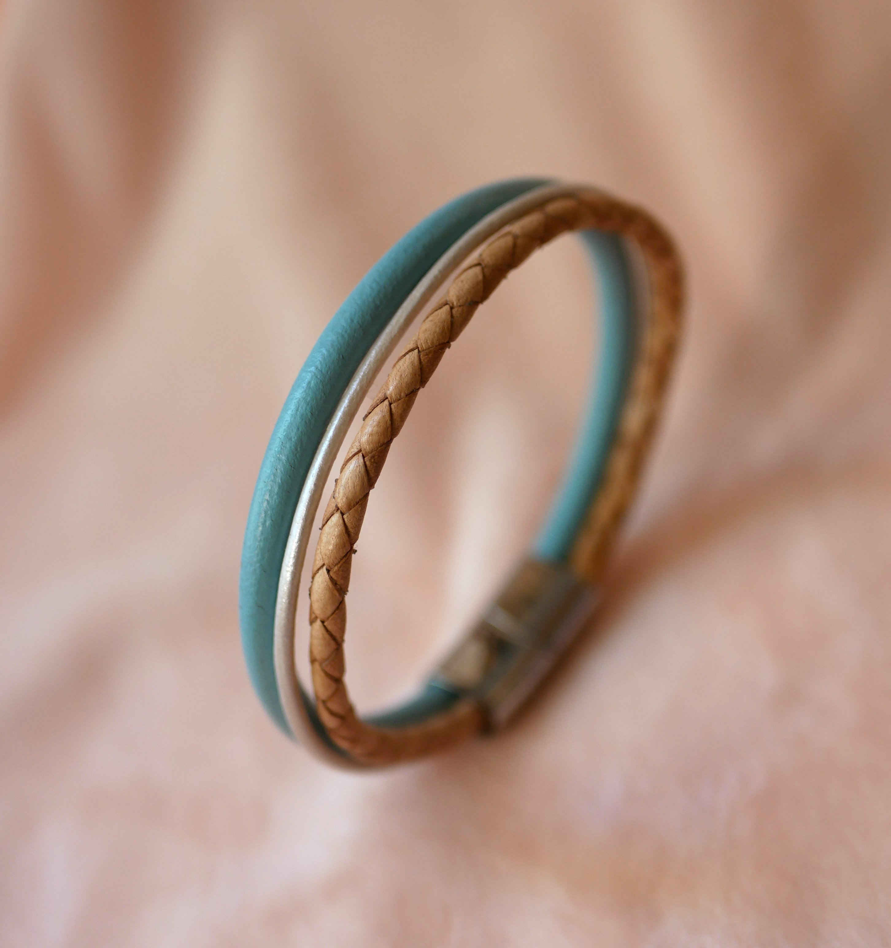 Bracelet manchette multi cuirs tressé Beige et Turquoise