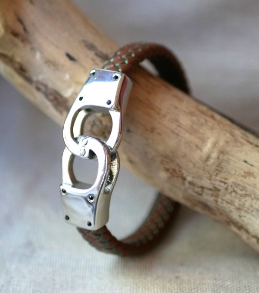 Handschellenarmband aus geflochtenem Leder Farbe und Gr&ouml;&szlig;e nach Wahl