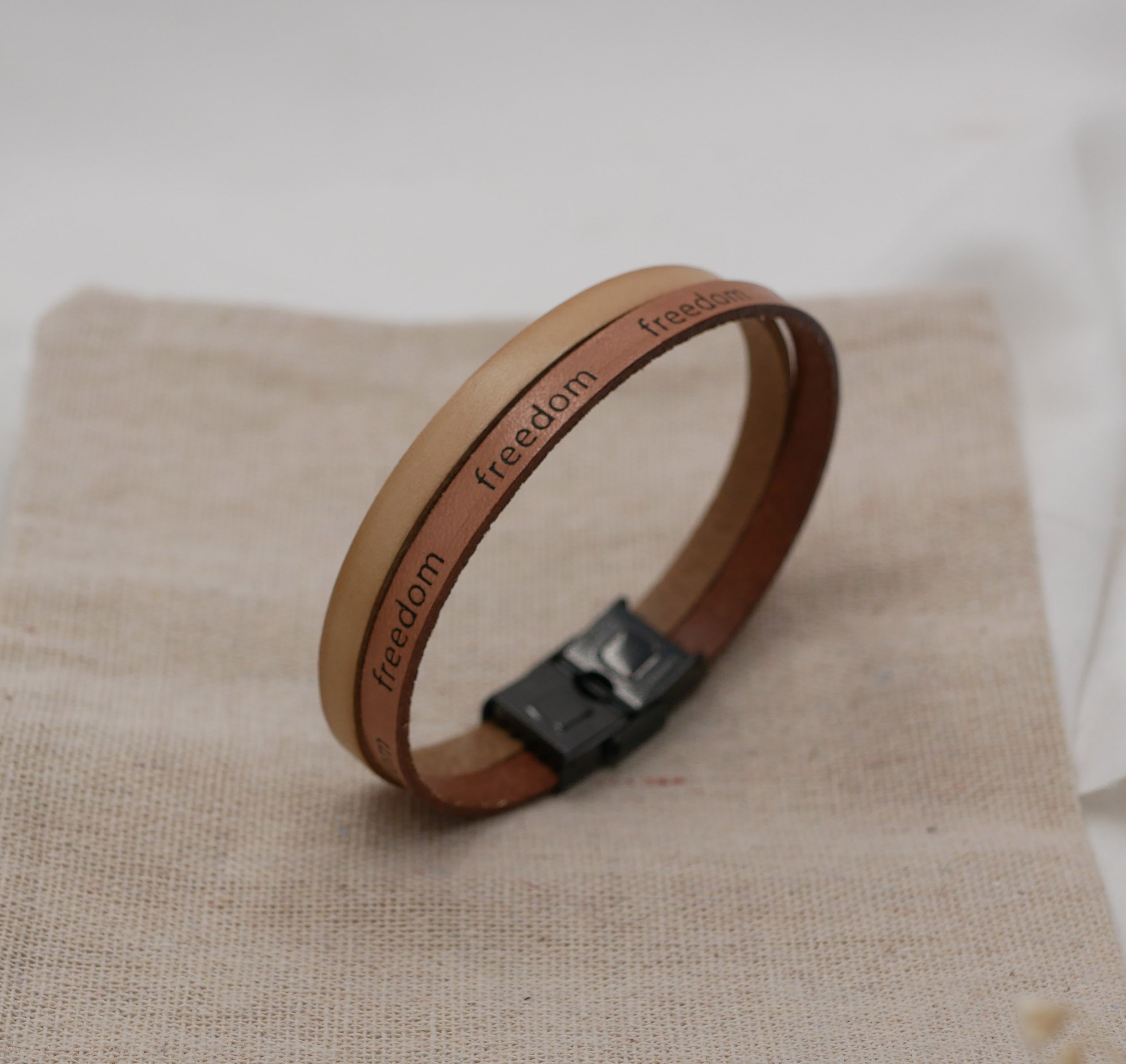 Mixed Armband zwei Leder nat&uuml;rlichen beige Gravur Freedom zu personalisieren