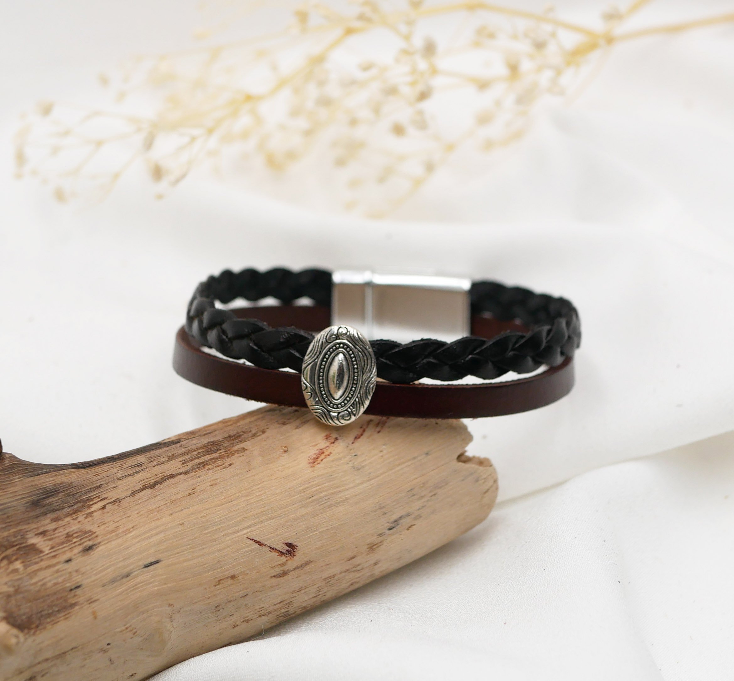 Duo-Medaillon-Armband aus schwarzem und braunem geflochtenem Leder im Vintage-Stil mit Magnetverschluss