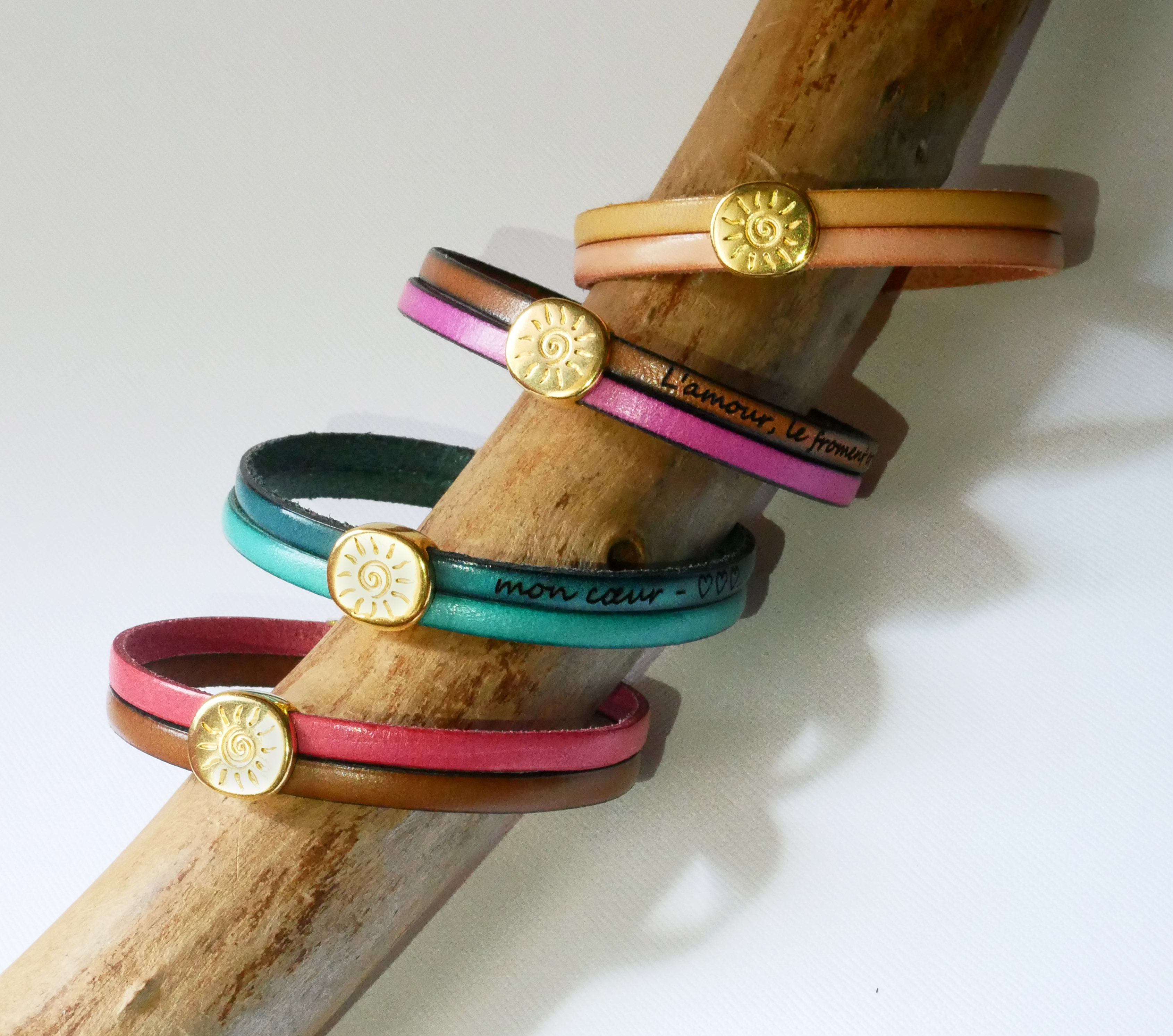 Armband mit goldener Schlaufe Soleil auf Duo-Leder zum Anpassen und Gravieren
