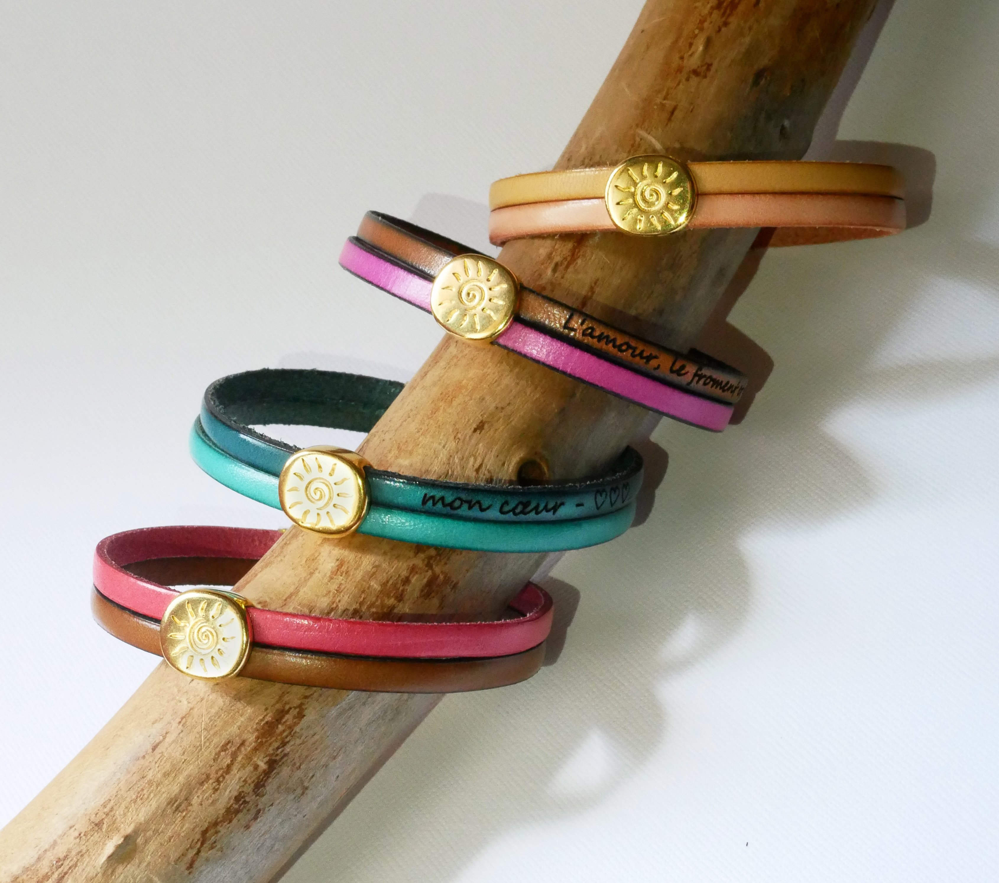 Armband mit goldener Schlaufe Soleil auf Duo-Leder zum Anpassen und Gravieren