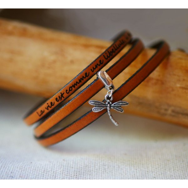 Armband mit Anh&auml;nger 3 T&uuml;rme aus Leder durch Gravur personalisierbar