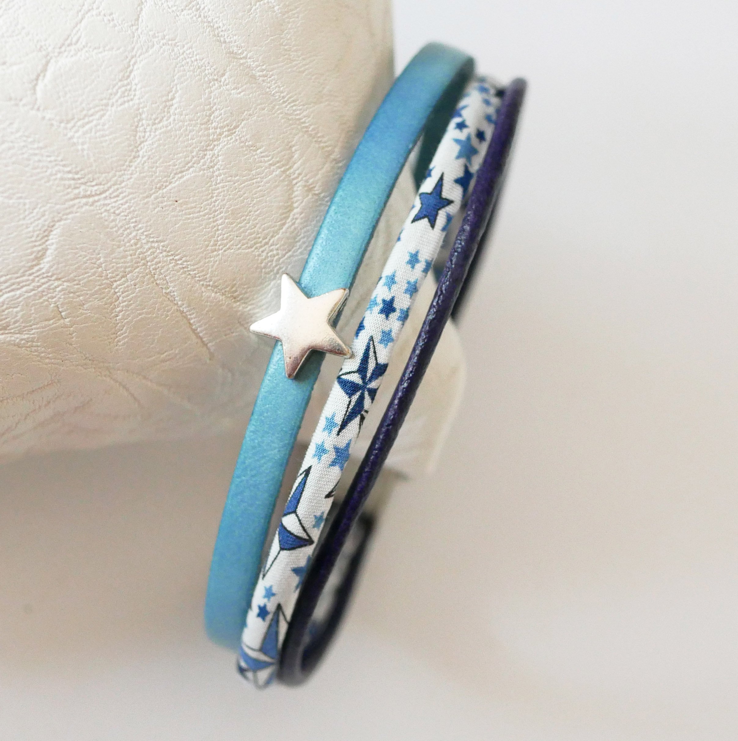Armband Trio aus Leder und Liberty-Kordel Blaue Sterne