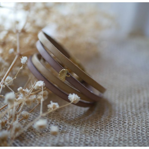 Zen-Lederarmband in Duo-Farben anpassbar mit goldenem Ginkgo 