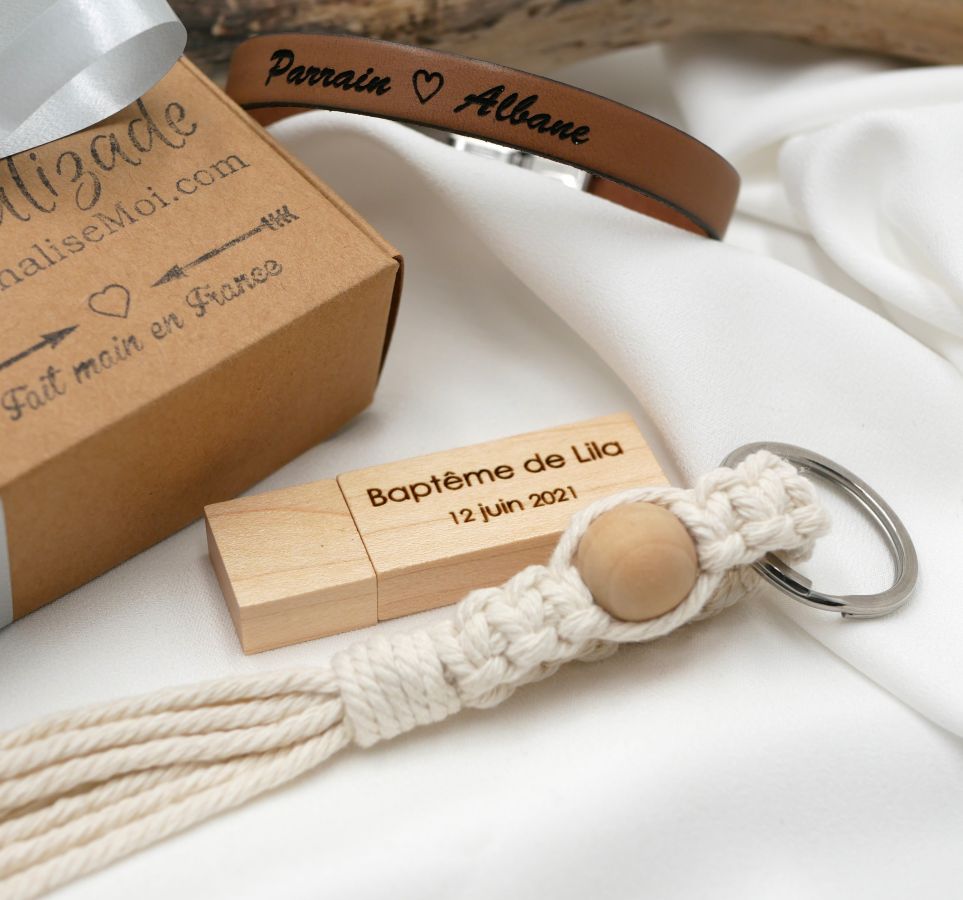 Geschenkset für Männer USB-Stick mit Gravur + personalisierbares Lederarmband + Makramee-Schlüsselanhänger 
