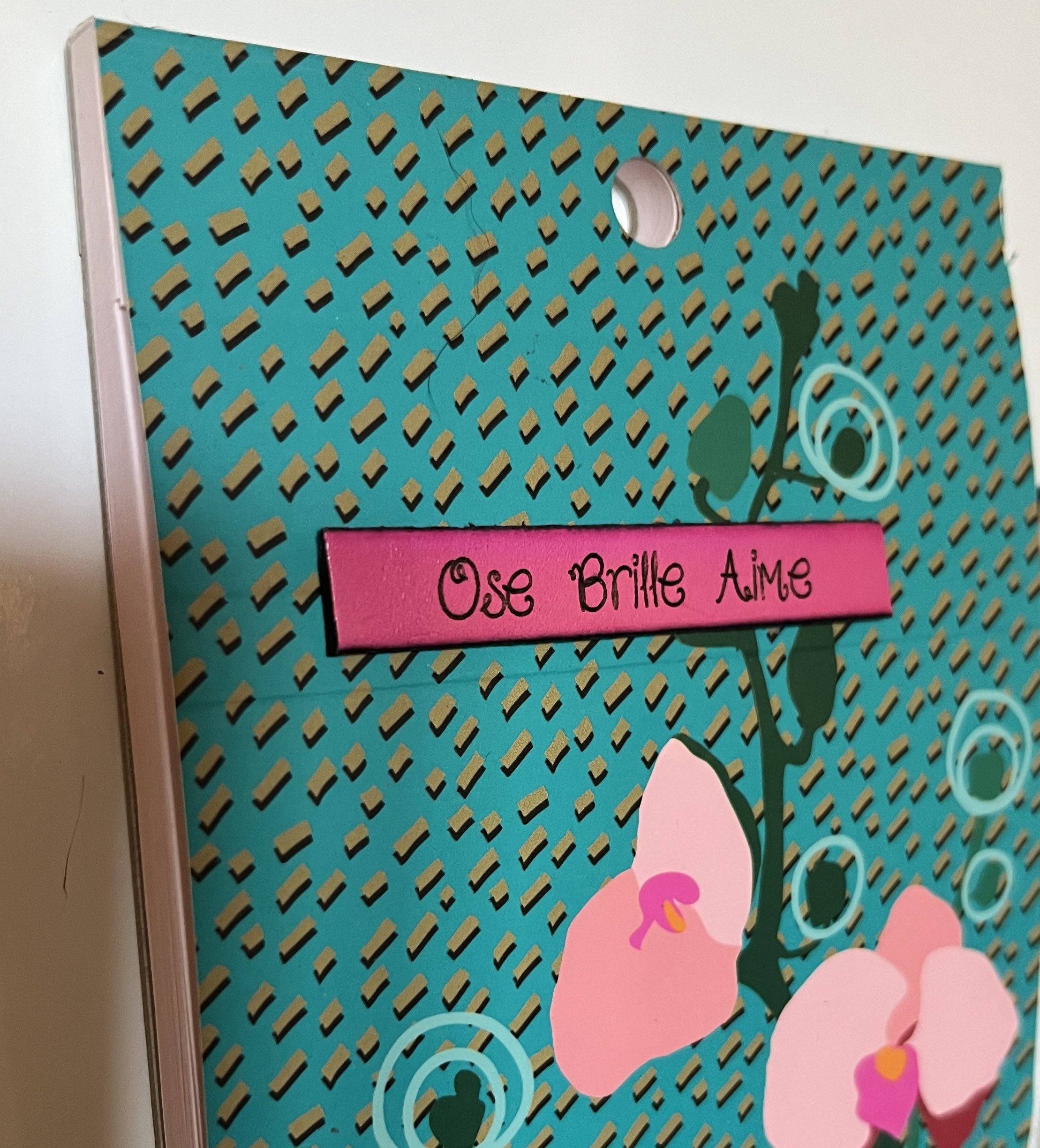 Ensemble stickers en cuir grav&eacute; de messages inspirants