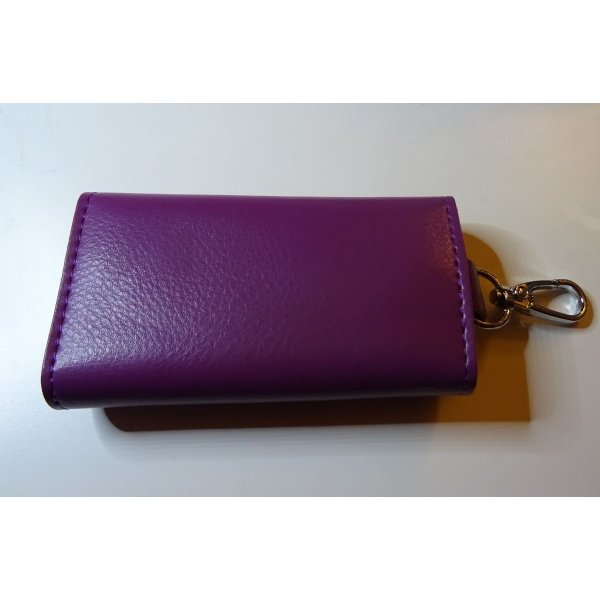 Etui für Schlüssel aus Leder Violett mit Gravur