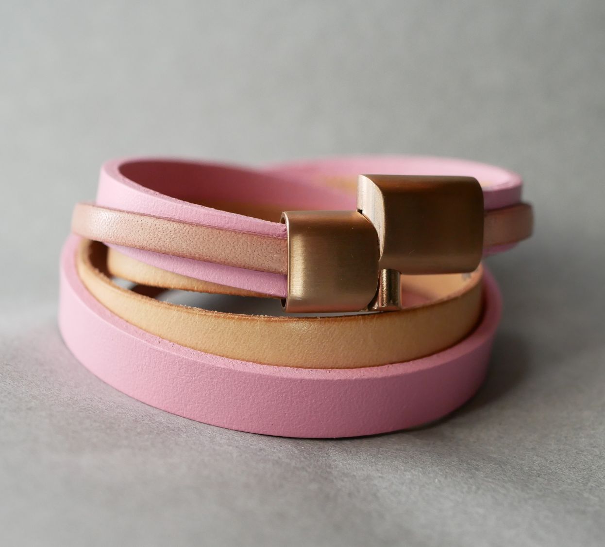 Manschette Armband Double-Turn aus rosa Leder personalisiert  