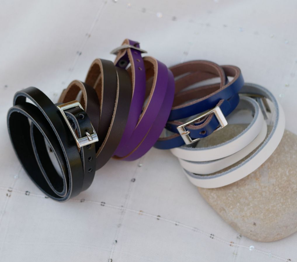 Silberne Uhr Triple-Turn-Lederarmband mit Charme zu personalisieren