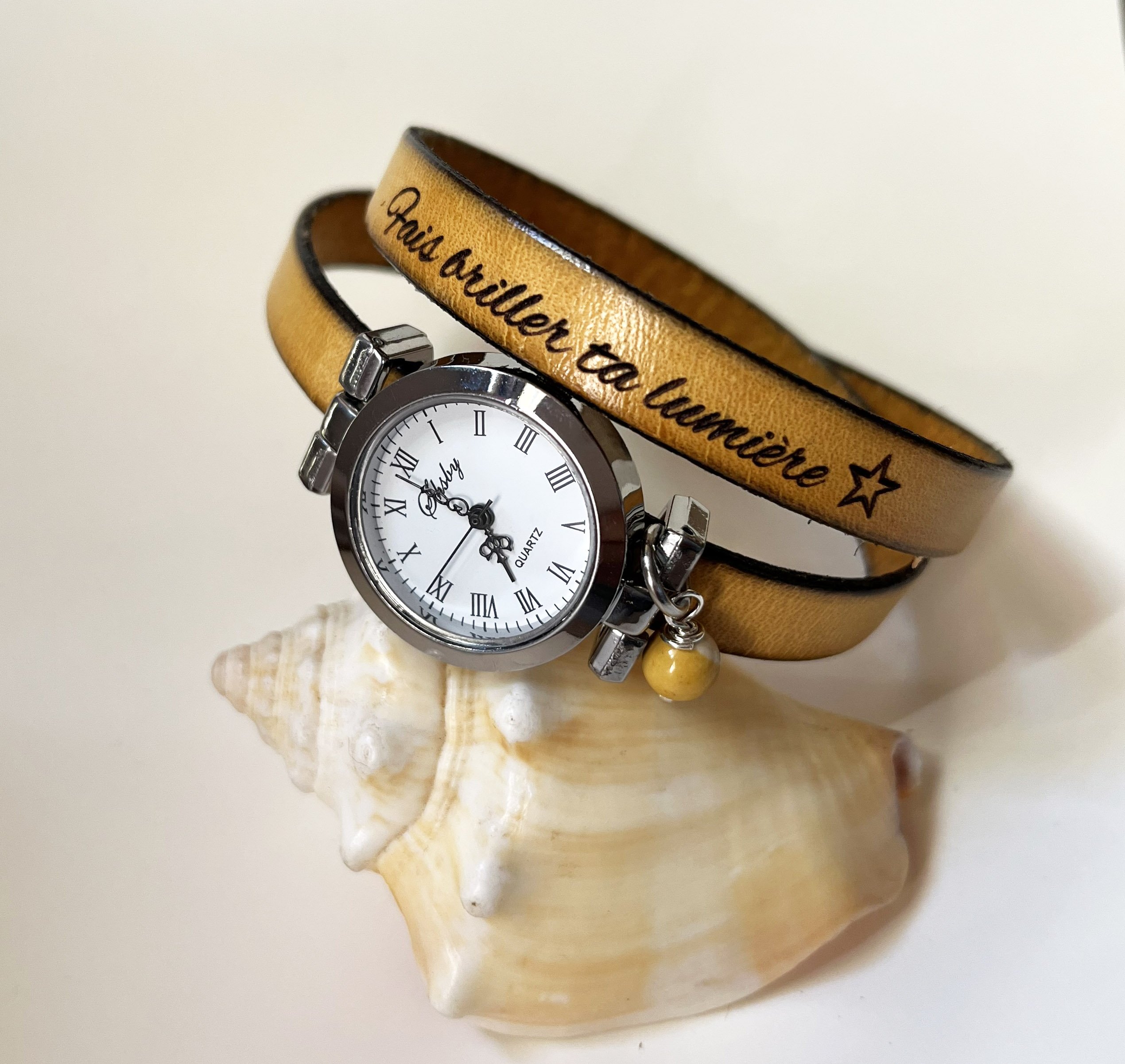 Uhr mit Lederarmband 2 Runden, personalisierbar, mit silbernem Zifferblatt